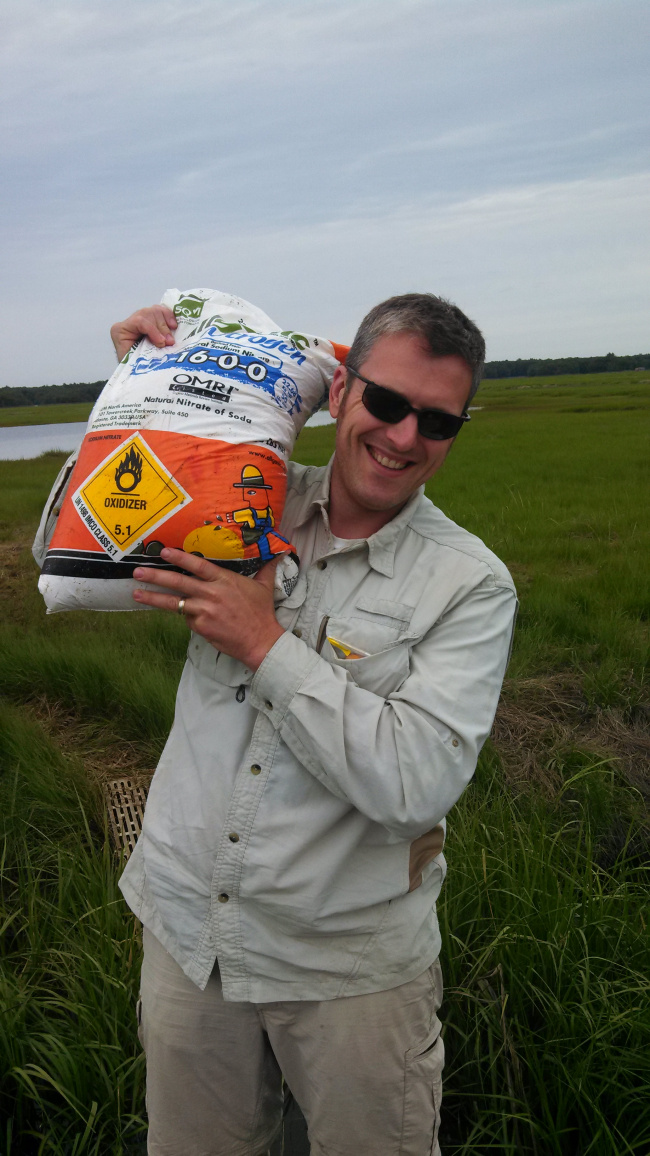 Plant PI Tom Mozdzer helping out with the fertilizer hauling